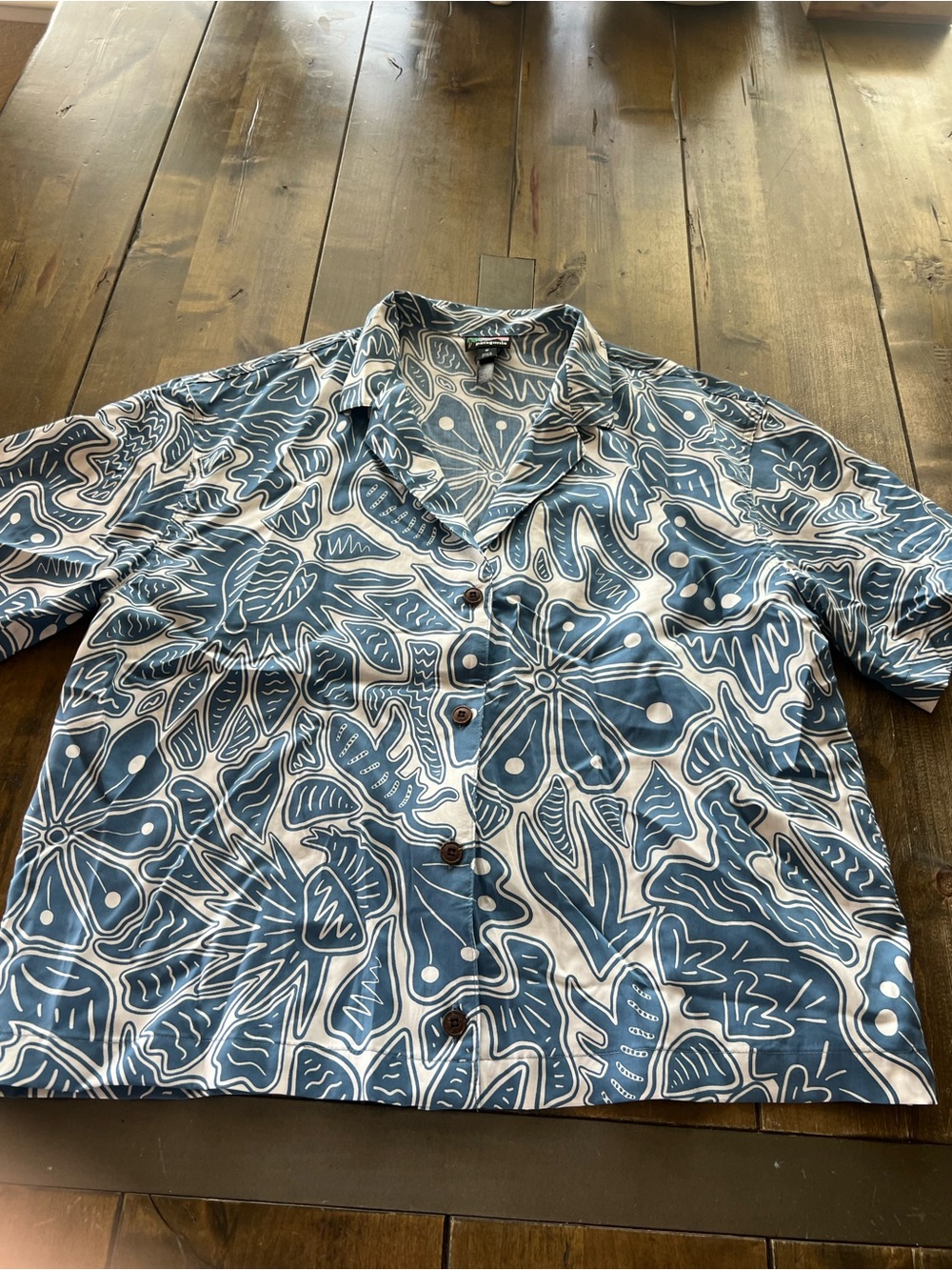 Patagonia women’s aloha shirt
